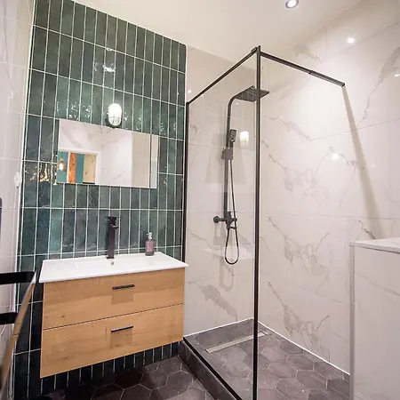Appartement Tres Beau Duplex Dans Le Vieux Avec Clim/wifi Nice